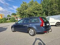 Begagnad Volvo V50 Momentum 116 HK (85 kW) 2011 Blå Kombi