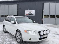 Begagnad Volvo V70 Summum 163 HK (119 kW) 2010 Vit Kombi