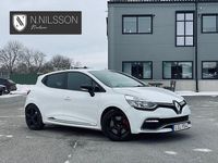 Begagnad Renault Clio IV Trophy 220 HK (161 kW) 2015 Vit Halvkombi