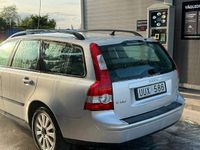 Begagnad Volvo V50 170 HK (125 kW) 2004 Silver Kombi