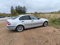 Begagnad BMW 318 143 HK (105 kW) 2004 Grå Sedan