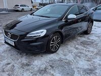 Begagnad Volvo V40 R-Design 190 HK (139 kW) 2017 Svart Halvkombi