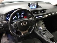 begagnad Lexus CT200h 1.8 CVT Comfort Kamera Ny-servad 2015, Halvkombi