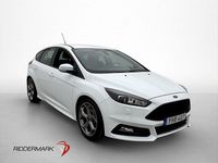Begagnad Ford Focus ST 250 HK (183 kW) 2016 Vit Halvkombi