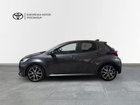 Begagnad Toyota Yaris Hybrid Style 92 HK (67 kW) 2022 Mörkgrå Halvkombi