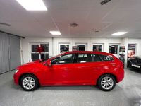 begagnad Volvo V60 T3-NYBYTT KAMREM-NYSERVAD-Dvärmare-150hk-Drag-6VXL