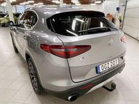 Begagnad Alfa Romeo Stelvio 280 HK (205 kW) 2017 Grå SUV
