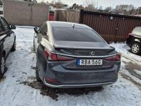Begagnad Lexus ES300H 218 HK (160 kW) 2022 Sedan