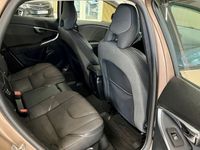 begagnad Volvo V40 CC D2 Momentum 2014, Kombi