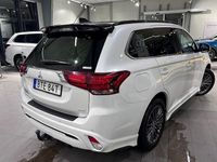 begagnad Mitsubishi Outlander P-HEV Kuro Edition MY20 4WD - Drag