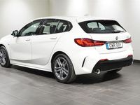 Begagnad BMW 118 M Sport 136 HK (100 kW) 2022 Vit Halvkombi