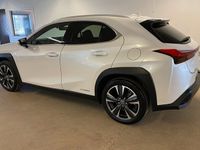 begagnad Lexus UX 250h E-Four AWD Premium Teknikpaket SoV-hjul 2021, SUV