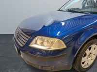 Begagnad VW Passat 103 HK (75 kW) 2001 Blå Sedan