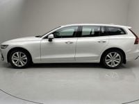 Begagnad Volvo V60 Momentum 197 HK (144 kW) 2021 Vit Kombi