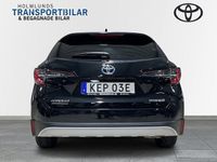 begagnad Toyota Corolla Verso Corolla TREK Hybrid 1,8 e-CVT V-Hjul 2022, Kombi