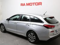 Begagnad Hyundai i30 Comfort 110 HK (80 kW) 2017 Silver Kombi