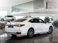 begagnad Lexus ES300H 2.5 E-CVT 218hk 2023 / LEASEBAR