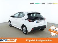 Begagnad Toyota Yaris Hybrid Active 117 HK (86 kW) 2022 Vit Sedan