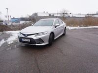 Begagnad Toyota Camry Hybrid Executive 218 HK (160 kW) 2022 Silver