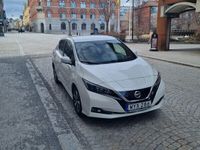 Begagnad Nissan Leaf 110 kW (150 HK) 2018 Vit Halvkombi