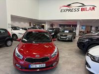Begagnad Kia Ceed Comfort 128 HK (94 kW) 2012 Röd Halvkombi