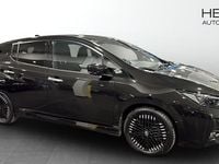 Begagnad Nissan Leaf N-Connecta 110 kW (150 HK) 2023 Svart metallic Halvkombi