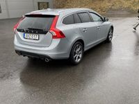 begagnad Volvo V60 D5 AWD Geartronic Summum Euro 5