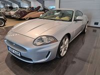 Begagnad Jaguar XK 385 HK (283 kW) 2010 Grå Sportkupé