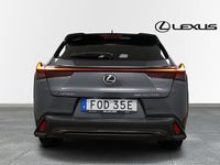 begagnad Lexus UX 250h E-Four F SPORT DESIGN AWD V-HJUL 2023, SUV