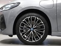 begagnad BMW 220 Active Tourer 230e 230e xDrive V-hjul BUSINESSPRIS 2024, Minibuss