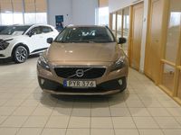 Begagnad Volvo V40 CC Momentum 190 HK (139 kW) 2016 Brun Kombi