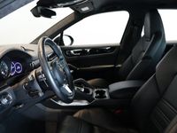 begagnad Porsche Cayenne Turbo S E-Hybrid LED Matrix Bakaxelstyrning