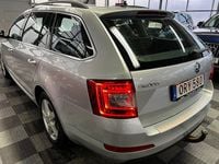 Begagnad Skoda Octavia Ambition 105 HK (77 kW) 2014 Silvermetallic Halvkombi