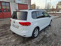 Begagnad VW Touran 110 HK (80 kW) 2015 Vit Minibuss