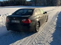 Begagnad BMW 325 218 HK (160 kW) 2007 Sedan