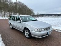 Begagnad Volvo V70 170 HK (125 kW) 2000 Silver metallic Kombi