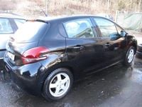 Begagnad Peugeot 208 82 HK (60 kW) 2015 Svart Halvkombi