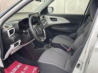 Begagnad Suzuki Swift 83 HK (61 kW) 2024 Vit Halvkombi