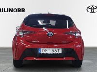 begagnad Toyota Corolla Hybrid Corolla Verso5D EXECUTIVE D BI-TONE VHJUL MV 2019, Kombi