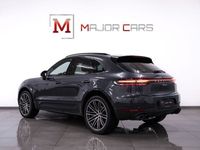 begagnad Porsche Macan PDK MOMS Sport Chrono Bose 14-Vägs Drag 21"