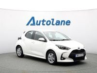Begagnad Toyota Yaris 2022 Vit Halvkombi