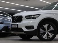 Begagnad Volvo XC40 Momentum 262 HK (192 kW) 2020 Vit SUV