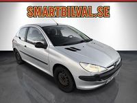 Begagnad Peugeot 206 75 HK (55 kW) 2001 Gråmetallic Halvkombi
