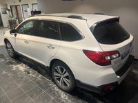 begagnad Subaru Outback 2.5 4WD AUT PEAK + M-VÄRMARE, LEDRAMP & DRAG