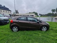Begagnad Kia Rio 84 HK (61 kW) 2011 Brun Halvkombi