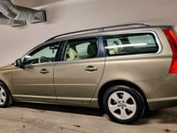 begagnad Volvo V70 2.0 Automat 145Hk Momentum Lågamil