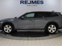 Begagnad Volvo V60 CC Core 197 HK (144 kW) 2023 Kombi