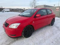 Begagnad Toyota Corolla 97 HK (71 kW) 2003 Röd Halvkombi