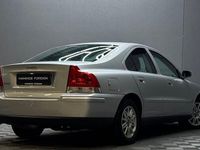 Begagnad Volvo S60 140 HK (102 kW) 2005 Grå Sedan