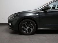 Begagnad Hyundai i30 Essential 120 HK (88 kW) 2021 Grå Kombi